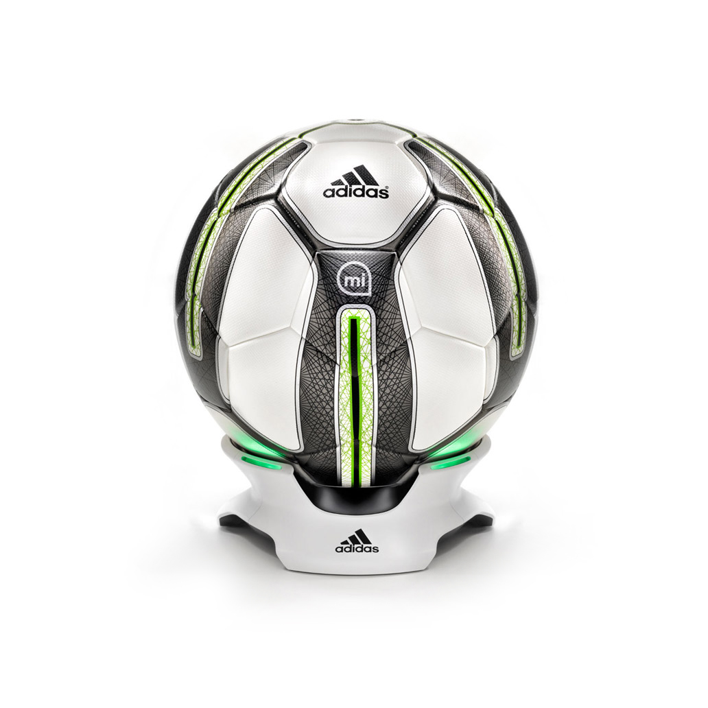 Adidas miCoach SmartBall. Умный мяч со встроенным датчиком
