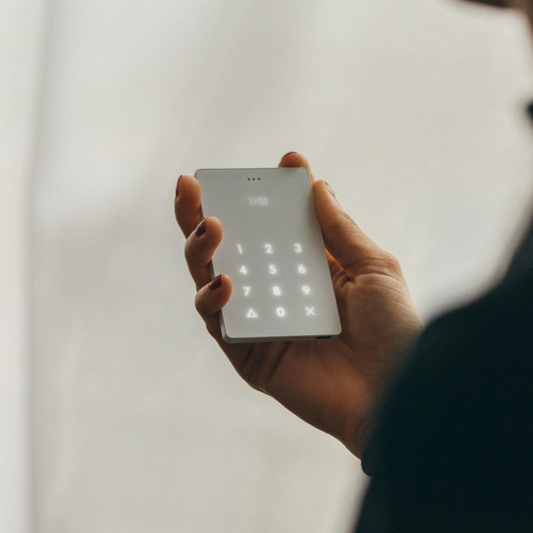 Light phone. Маленький антисмартфон купить в Москве с Кикстартера в ...
